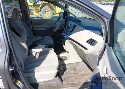 2011 Toyota Sienna Le V6 from USA, damaged, VIN 5TDKK3DC8BS055000